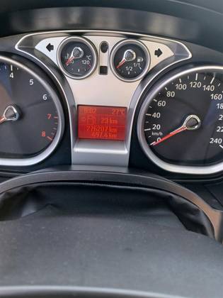 FORD FOCUS 2.0 GLX 16V GASOLINA 4P MANUAL